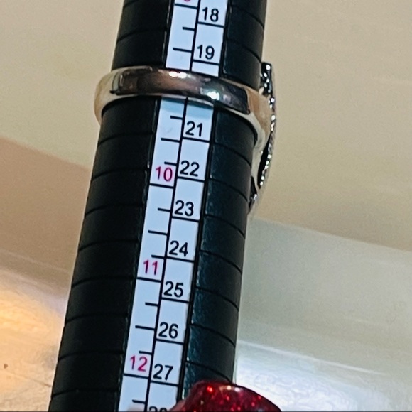 🥂Fancy Large Open Work Silver Tone White Zircon Dinner Ring! - Picture 16 of 16